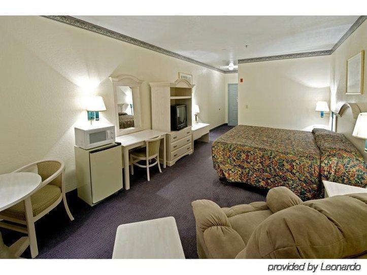 Americas Best Value Inn And Suites Houston Fm 1960 Номер фото