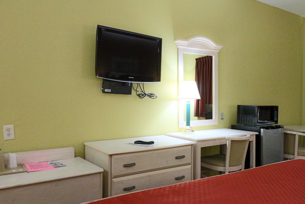 Americas Best Value Inn And Suites Houston Fm 1960 Экстерьер фото