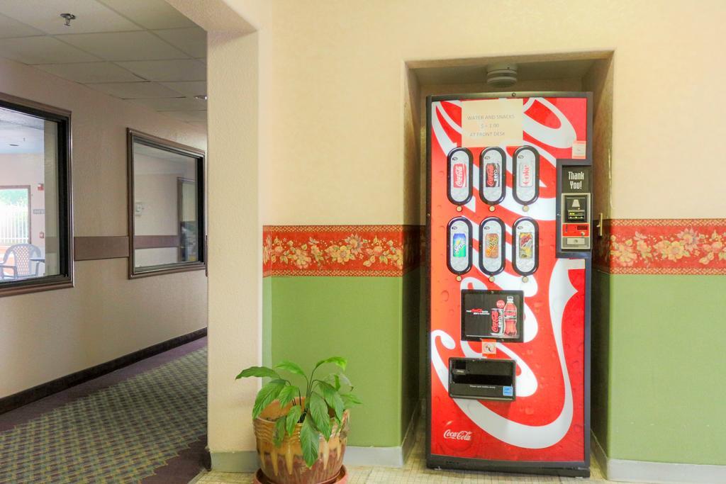 Americas Best Value Inn And Suites Houston Fm 1960 Экстерьер фото